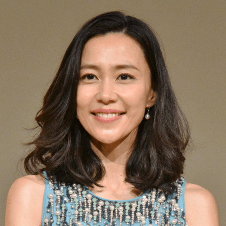 東山紀之と嫁・木村佳乃の結婚馴れ初め、子供の年齢と学校、画像は？｜aulii.net